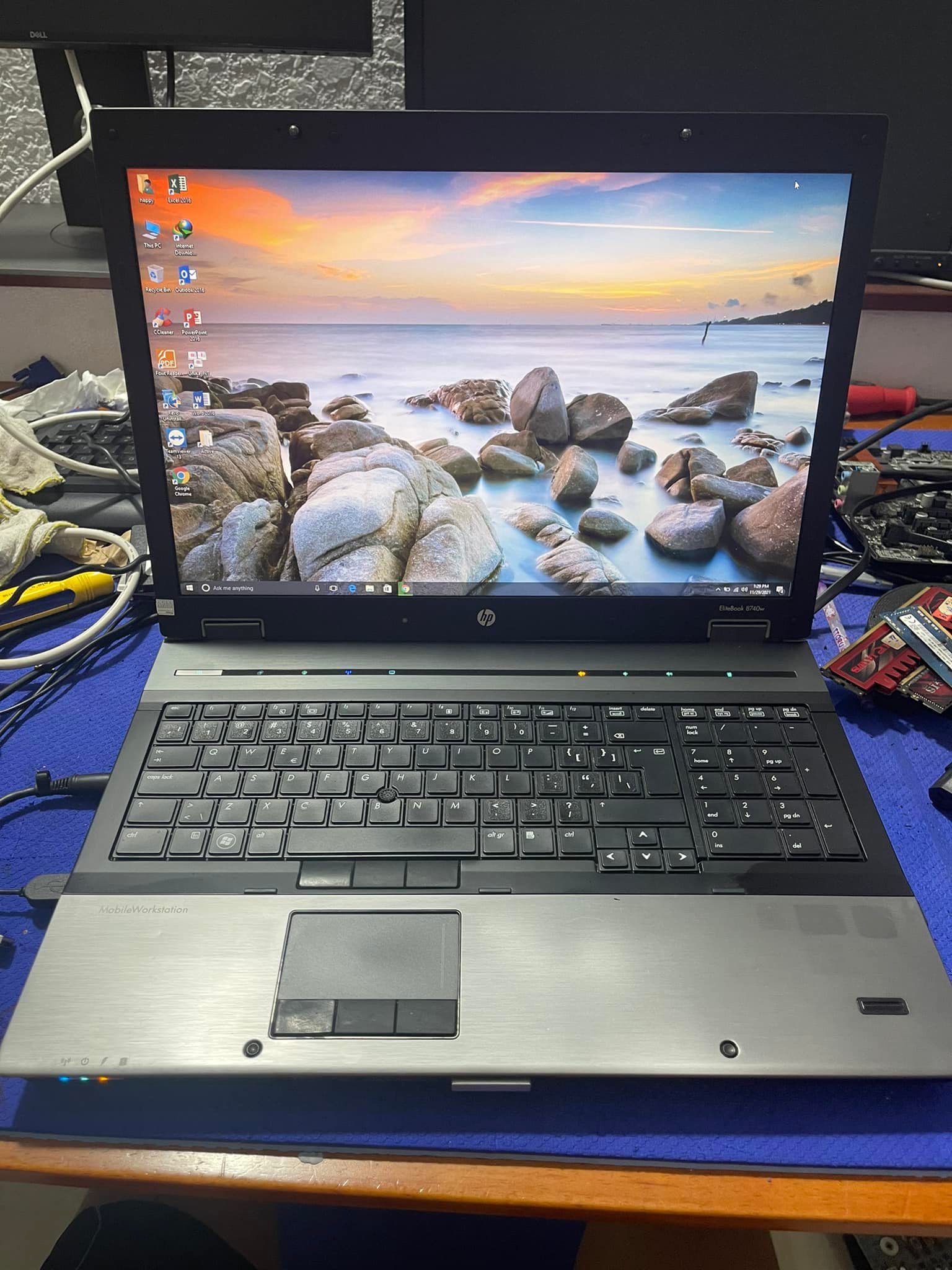 Laptop HP chạy chip i5 màn hình 15 inch  học tập online , văn phòng